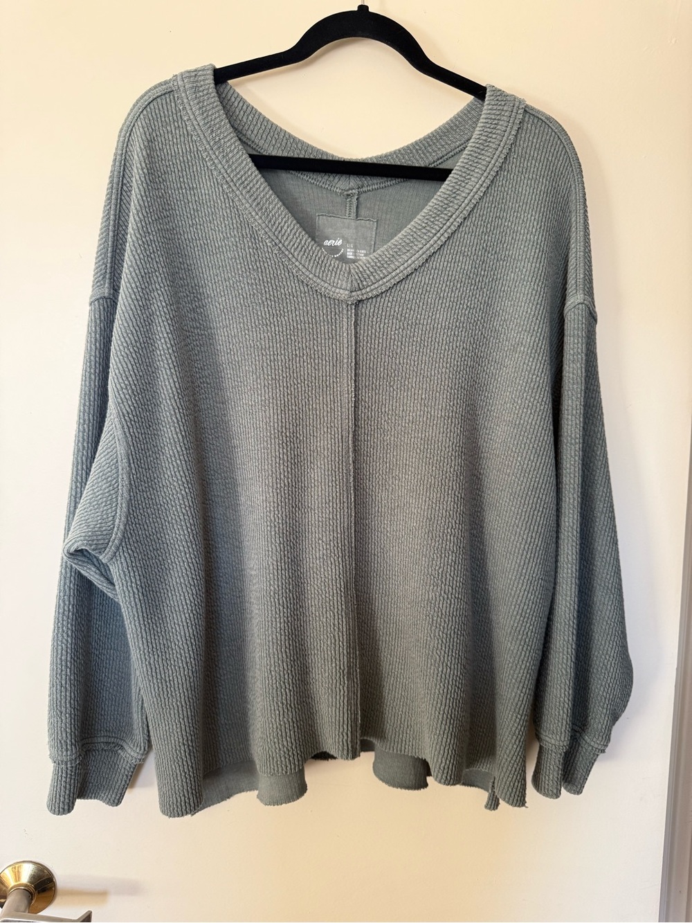 Aerie Wonder Textured V-Neck Sweatshirt in Color Royal Palm Size Large